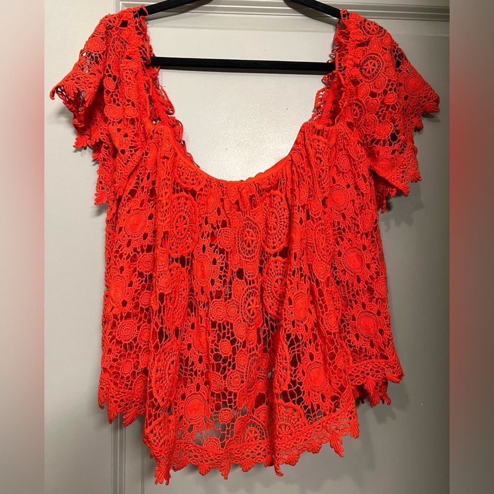 NWT Tularosa Amelia Red Lace Crochet Cropped Off The Shoulder Blouse Top M - Picture 2 of 12